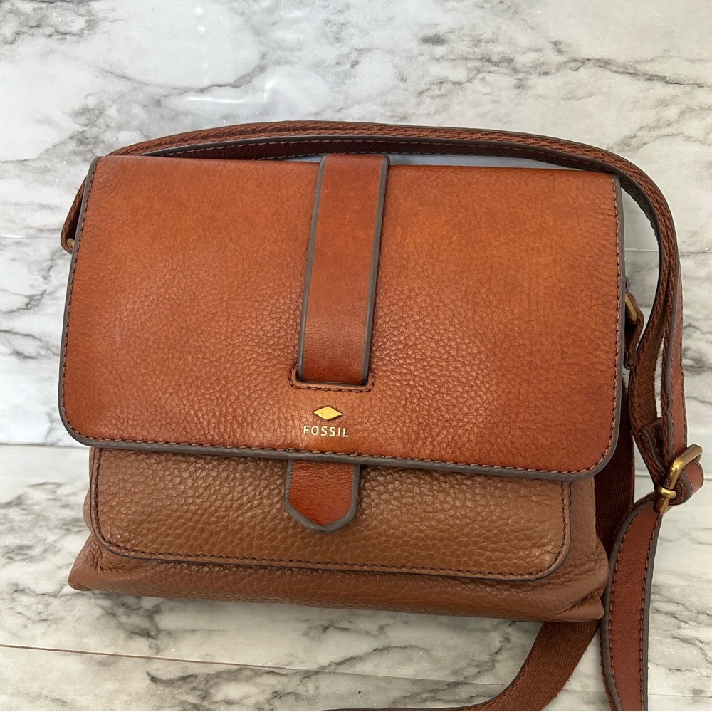 Fossil | Kinley pebbled Leather Crossbody Bag adjustable strap flap top - Picture 3 of 12